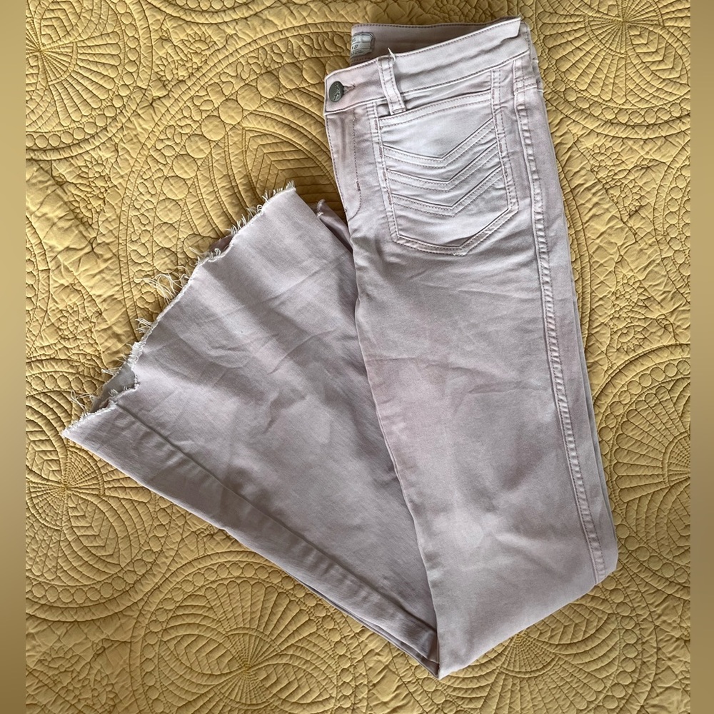 Free People Blush Pink 70’s inspired Flare Jeans size 27